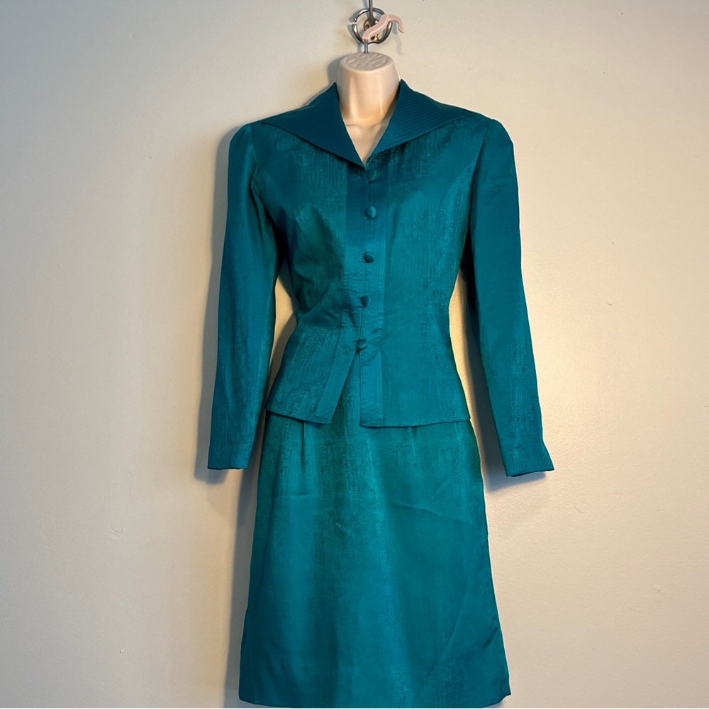 Vintage Adrianna Pappell Size 8p Safe Silk Skirted Suit Turquoise
